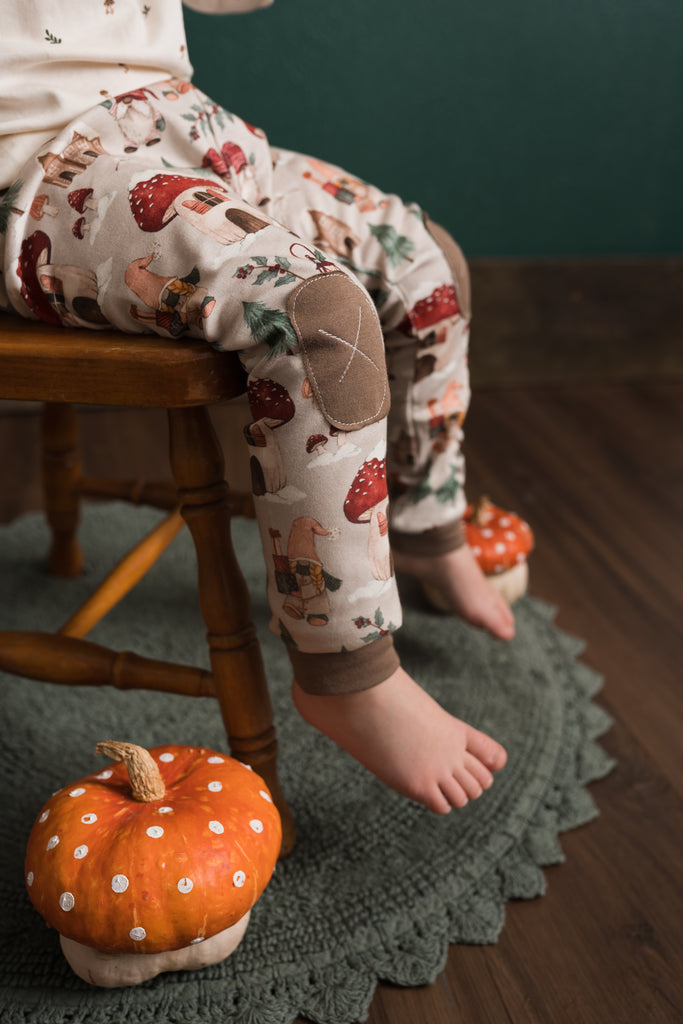 Gnome For Holidays    |  Adventure Leggings