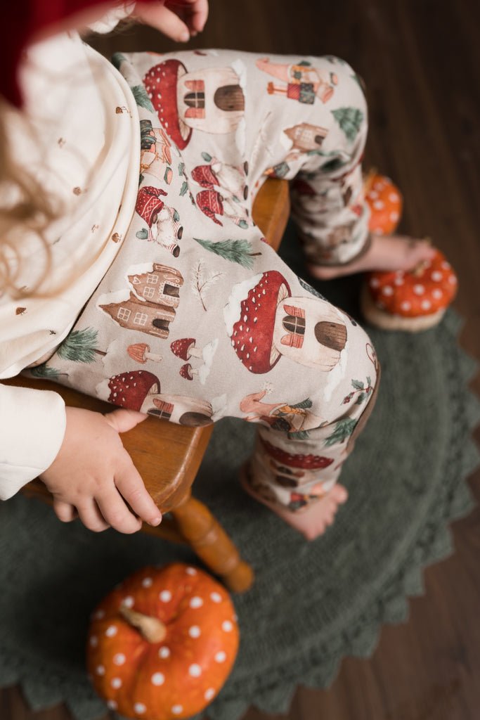 Gnome For Holidays    |  Adventure Leggings