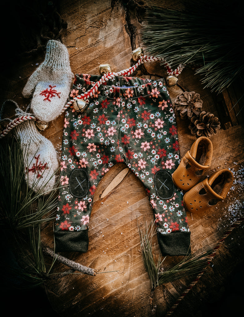 Holiday Floral   |  Adventure Leggings