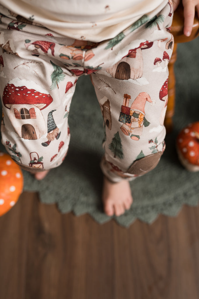 Gnome For Holidays    |  Adventure Leggings