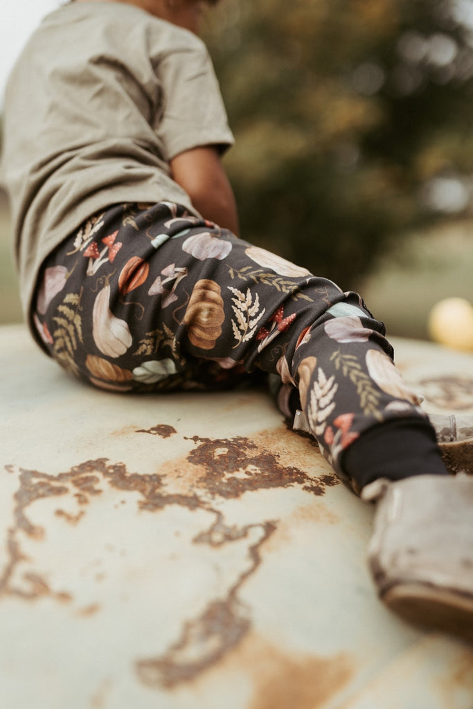 Pumpkin Patch   |  Adventure Leggings