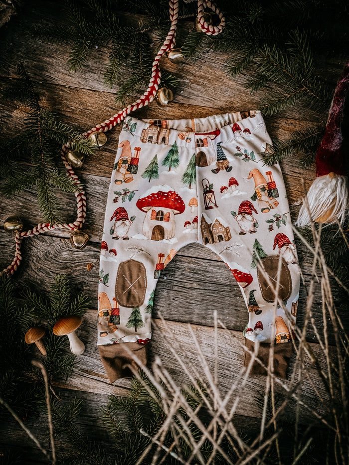 Gnome For Holidays    |  Adventure Leggings