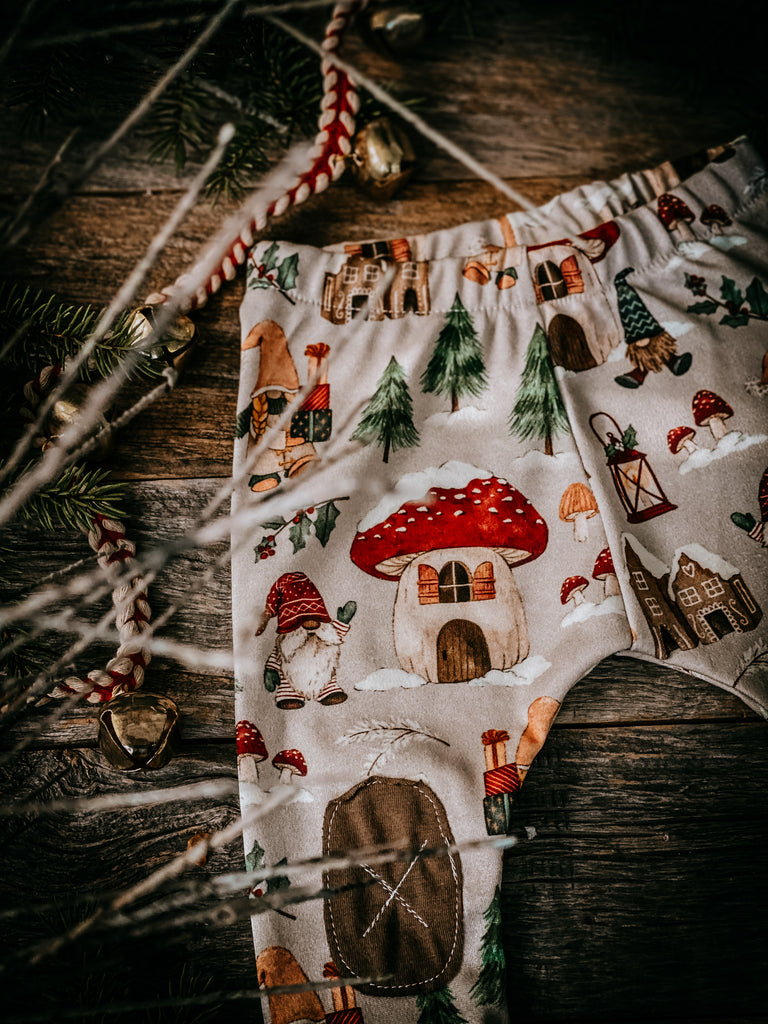 Gnome For Holidays    |  Adventure Leggings