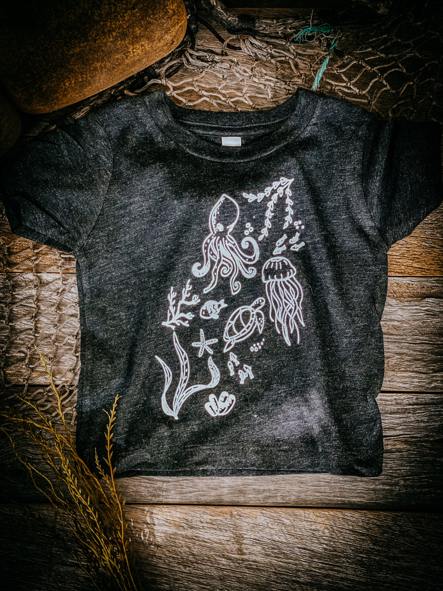 Ocean Song  |  Black Tee