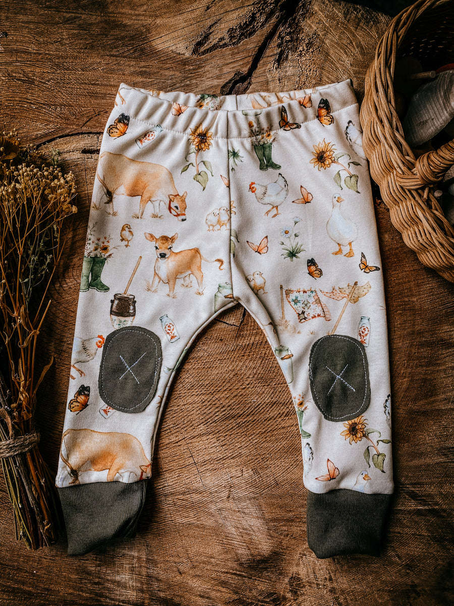 A Country Life  |  Adventure Leggings